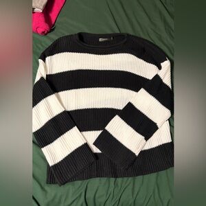 Striped Black and White Crewneck Sweater - Classic Ribbed Knit